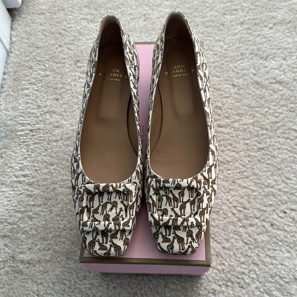Ann Mashburn flats. Giraffe print. Worn once. Excellent condition.